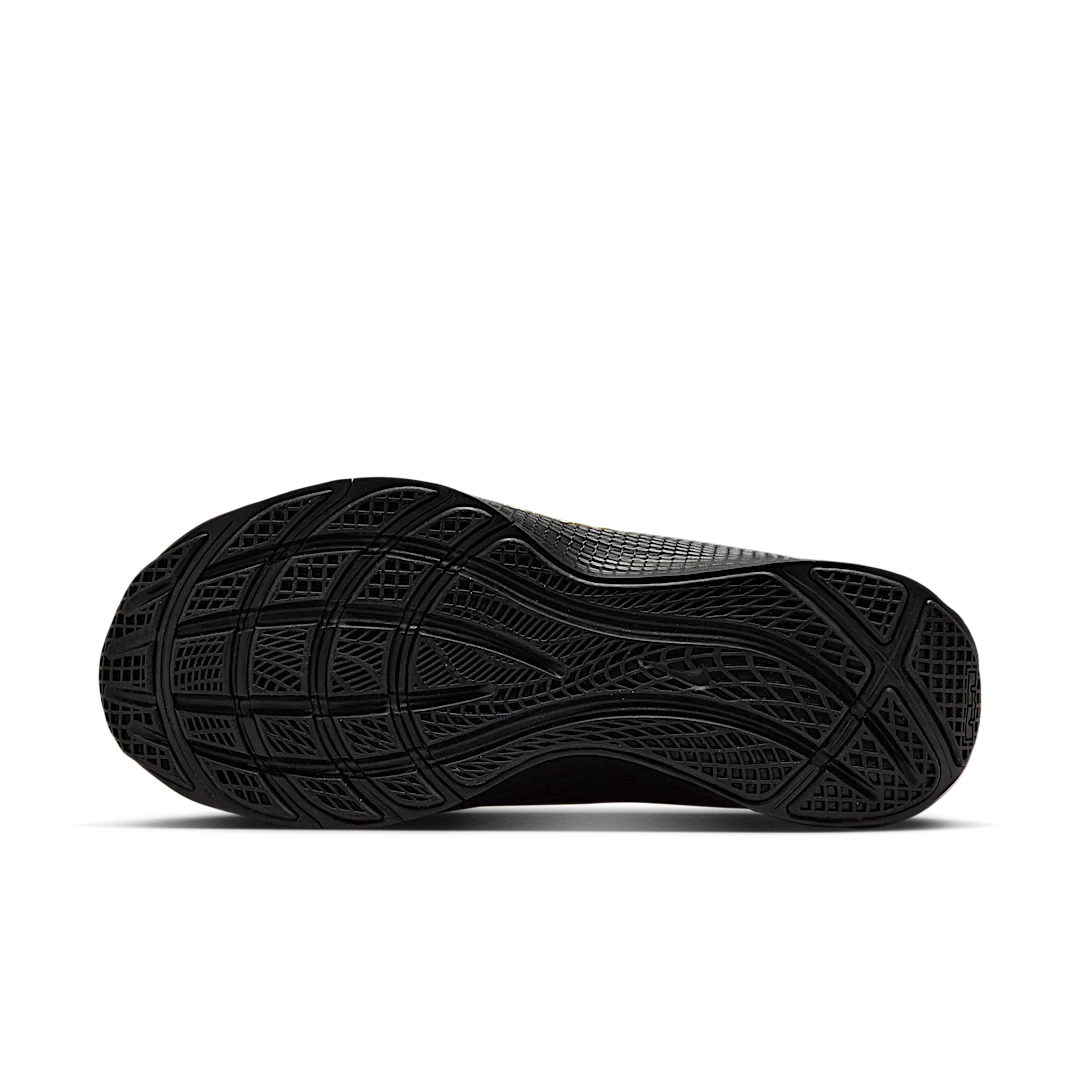 Overkicks - Nike LeBron TR 1 Black Metallic Gold (FJ6151-004) - detalle suela