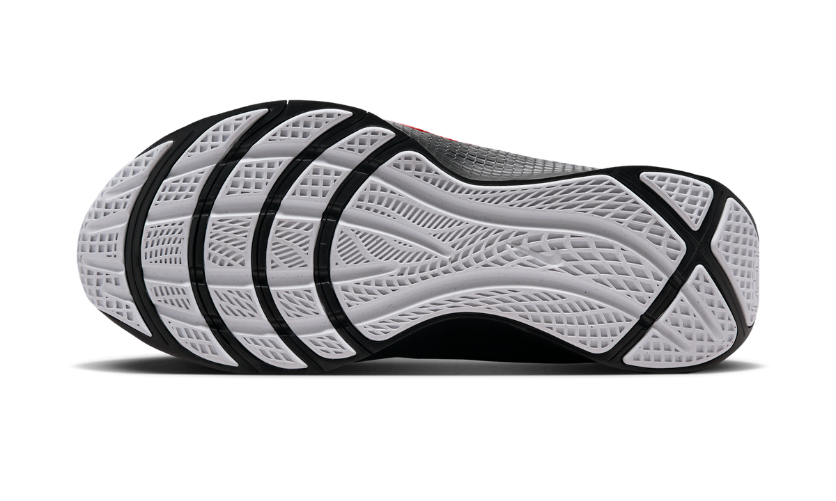 Overkicks - Nike LeBron TR 1 First Game (FJ6151-101) - par completo