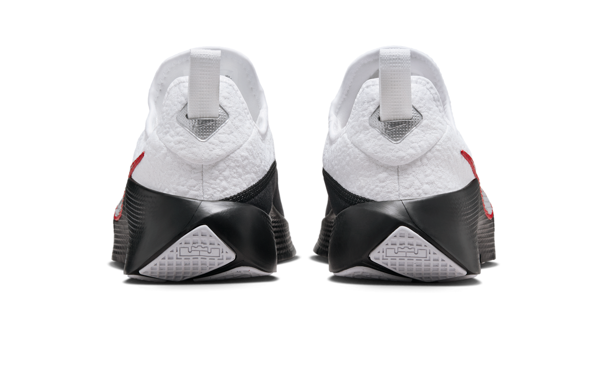 Overkicks - Nike LeBron TR 1 First Game (FJ6151-101) - detalle talon