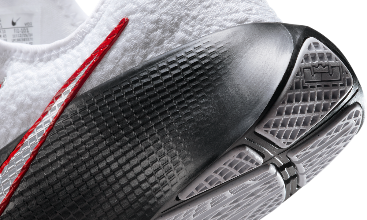 Overkicks - Nike LeBron TR 1 First Game (FJ6151-101) - detalle