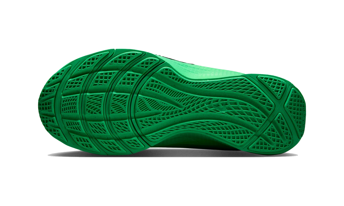 Overkicks - Nike LeBron TR 1 Green Strike (FJ6151-300) - par completo