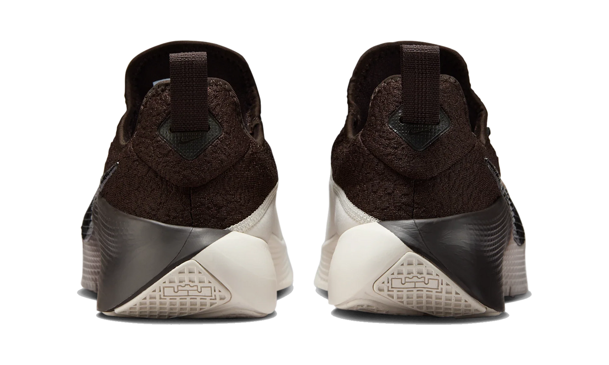 Overkicks - Nike LeBron TR 1 Velvet Brown Phantom Black (FJ6151-201) - detalle talon