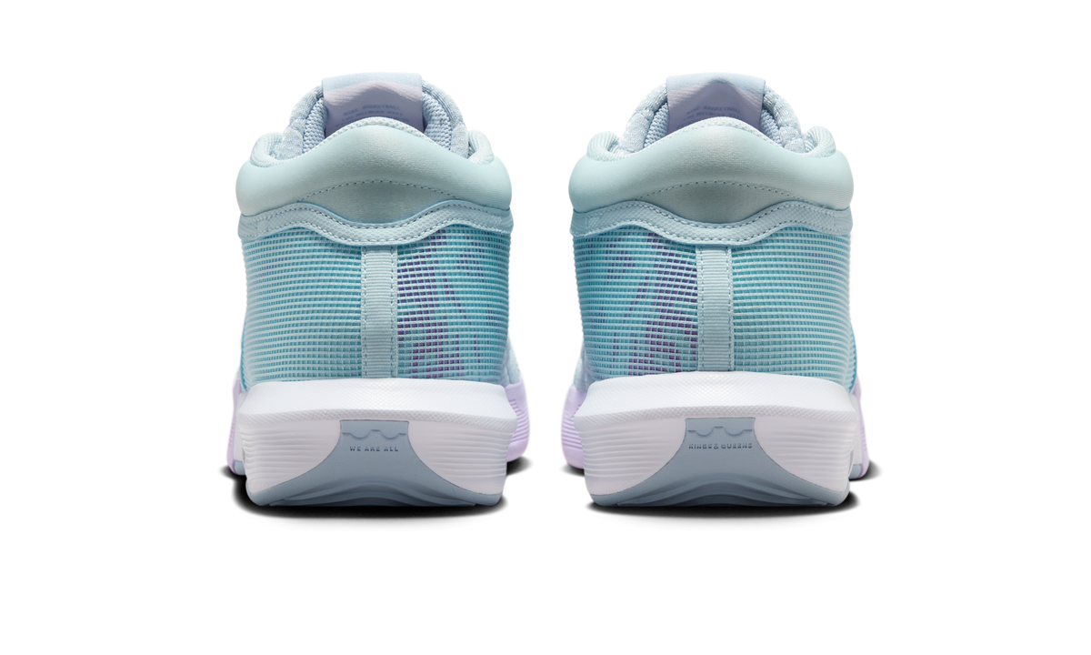 Overkicks - Nike LeBron Witness 8 Easter (FB2239-401 / FB2237-401) - detalle talon