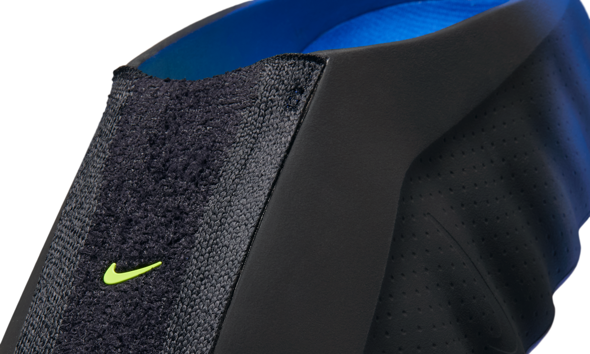 Overkicks - Nike Mind 001 Flyknit Slide Hyper Royal Black (IR2175-400) - detalle talon