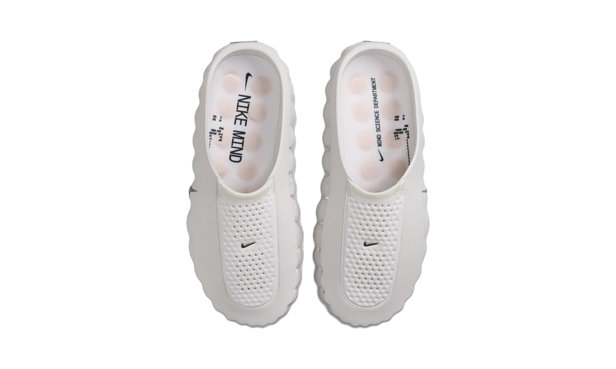Overkicks - Nike Mind 001 Slide Summit White (Womens) (HQ4309-101) - vista trasera