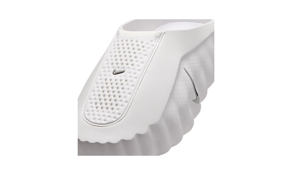 Overkicks - Nike Mind 001 Slide Summit White (Womens) (HQ4309-101) - detalle talon