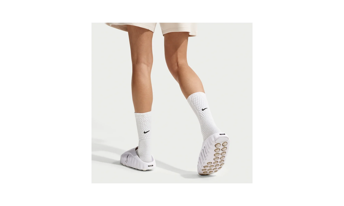 Overkicks - Nike Mind 001 Slide Summit White (Womens) (HQ4309-101) - detalle