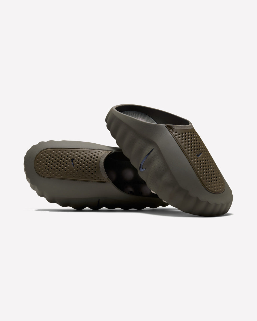 Overkicks - Nike Mind 001 Slide Tarp Green (Womens) (HQ4309-301) - vista trasera