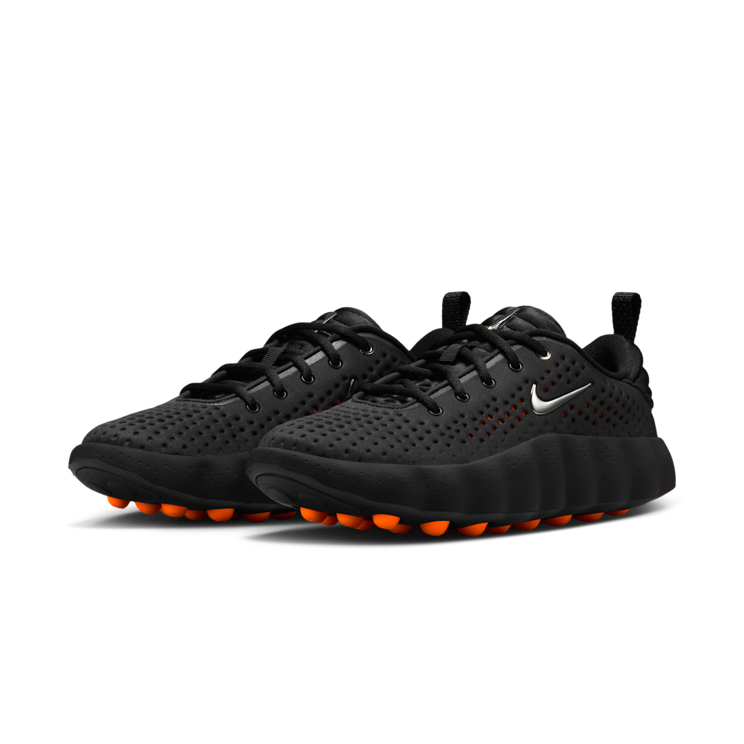 Overkicks - Nike Mind 002 Black Chrome (Womens) (HQ4310-001) - vista trasera