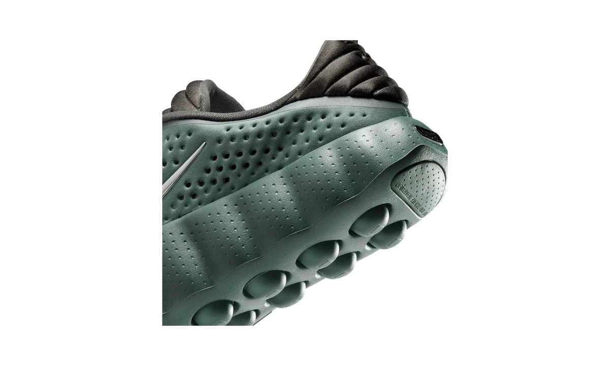Overkicks - Nike Mind 002 Camo Green (HQ4308-300) - detalle