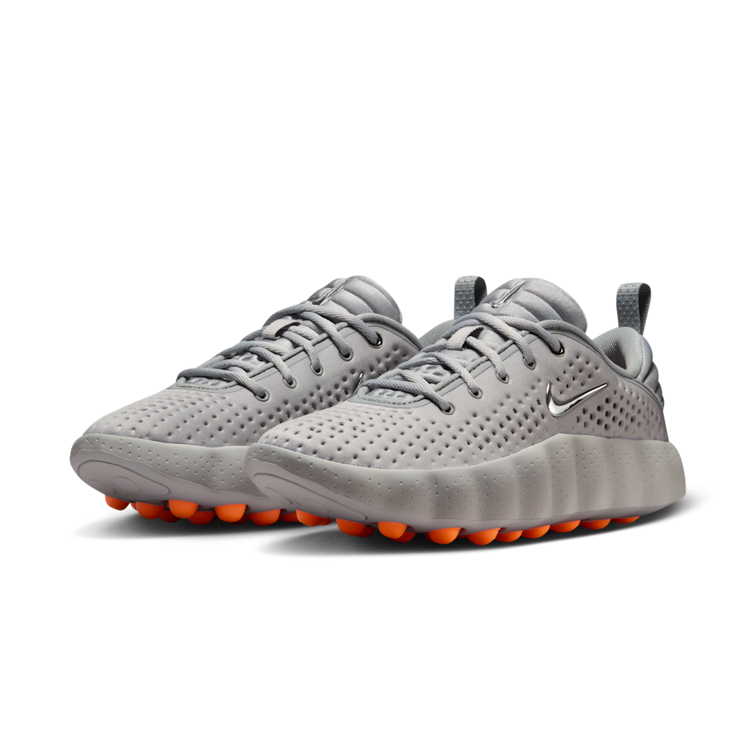 Overkicks - Nike Mind 002 Light Smoke Grey (Womens) (HQ4310-003) - vista trasera