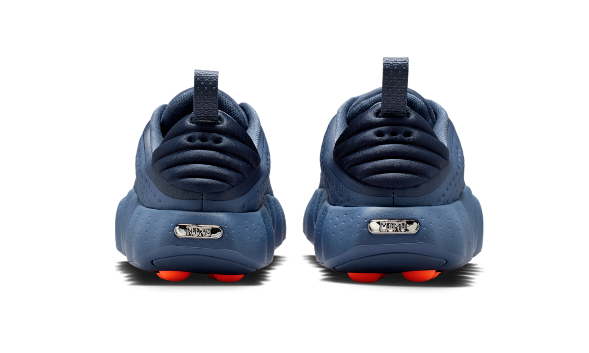 Overkicks - Nike Mind 002 Thunder Blue Chrome (HQ4308-400) - detalle talon