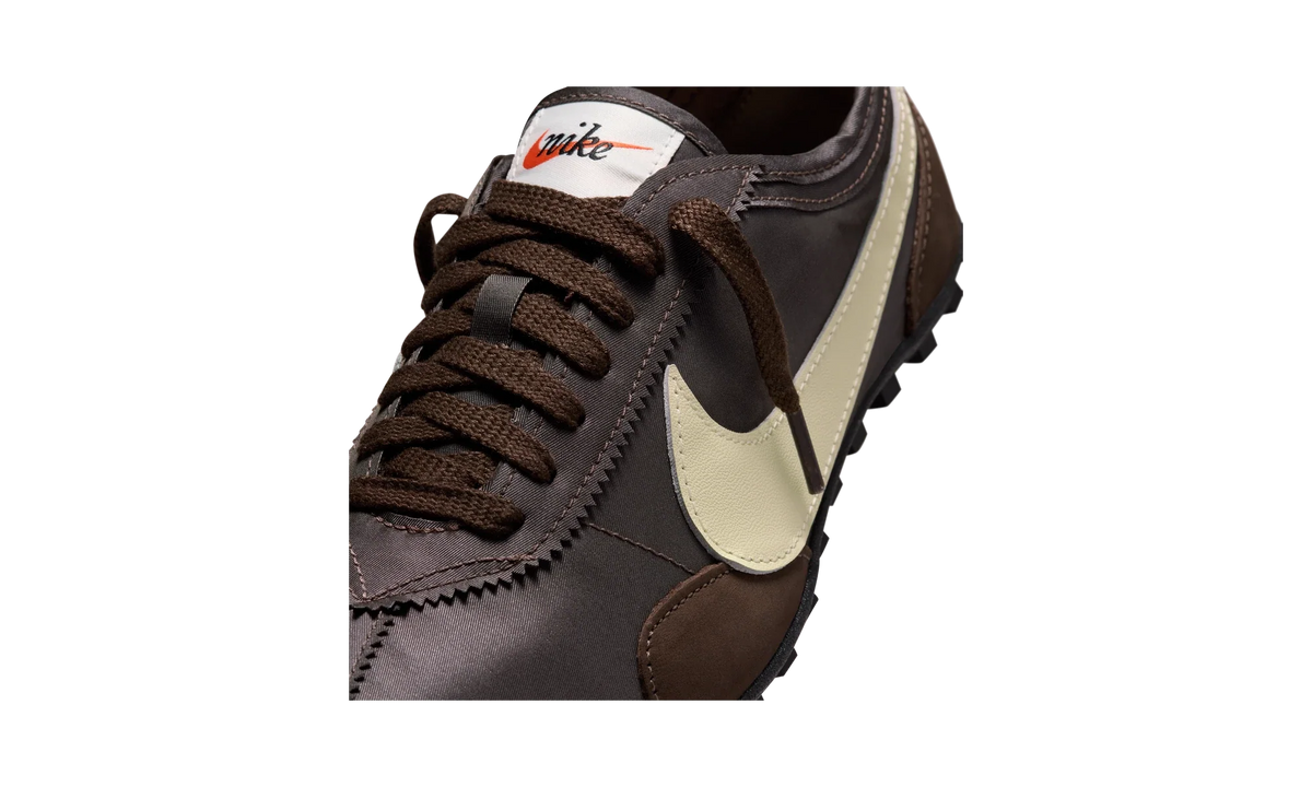 Overkicks - Nike Moon Shoe Baroque Brown Cashmere (Womens) (IW0955-201) - detalle lateral interior