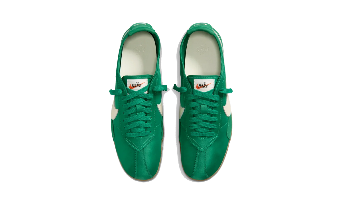 Overkicks - Nike Moon Shoe Malachite Soft Pearl (Womens) (IW0955-300) - vista superior