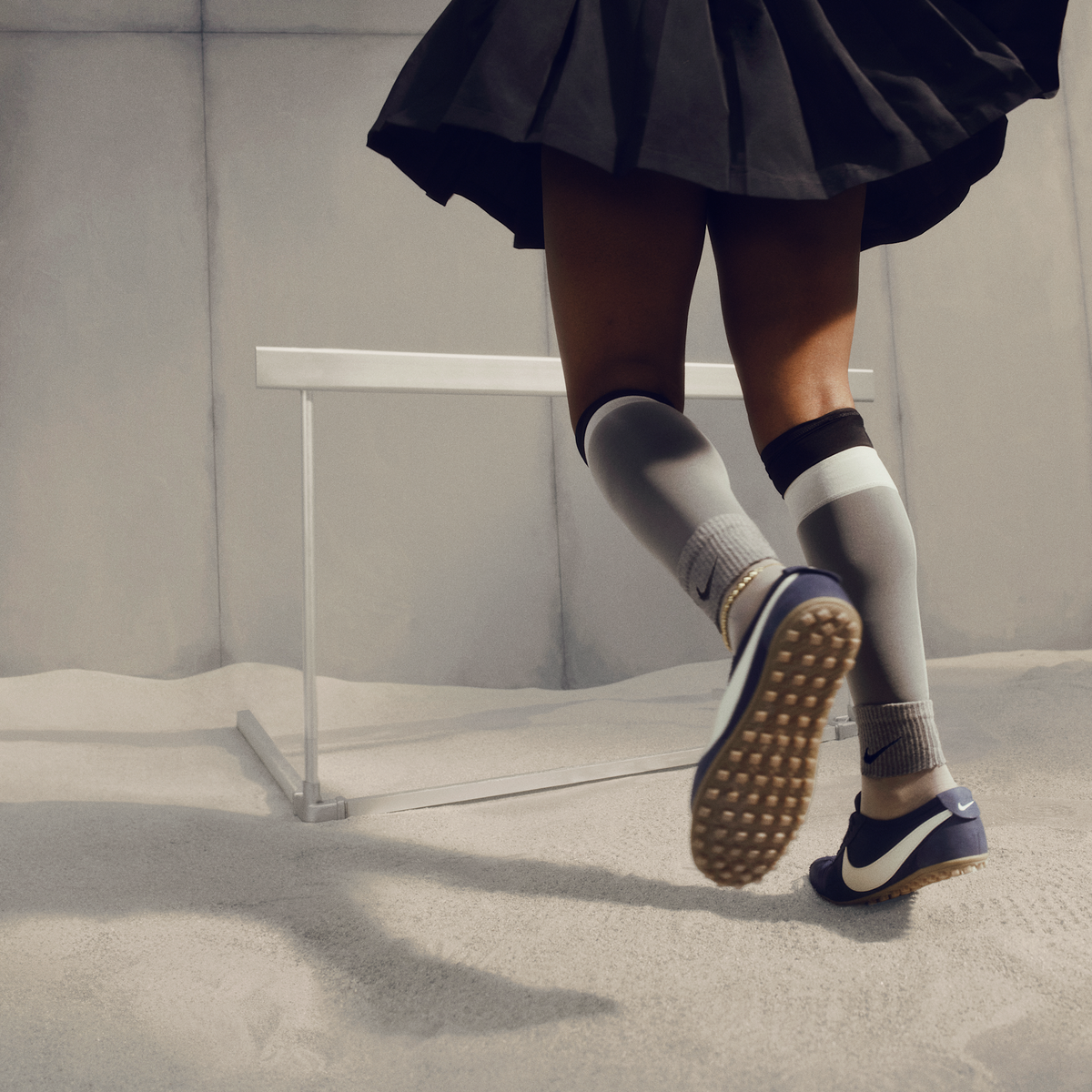 Overkicks - Nike Moon Shoe OG Midnight Navy Gum Light Brown Soft Pearl (Womens) (IW0955-400) - par completo