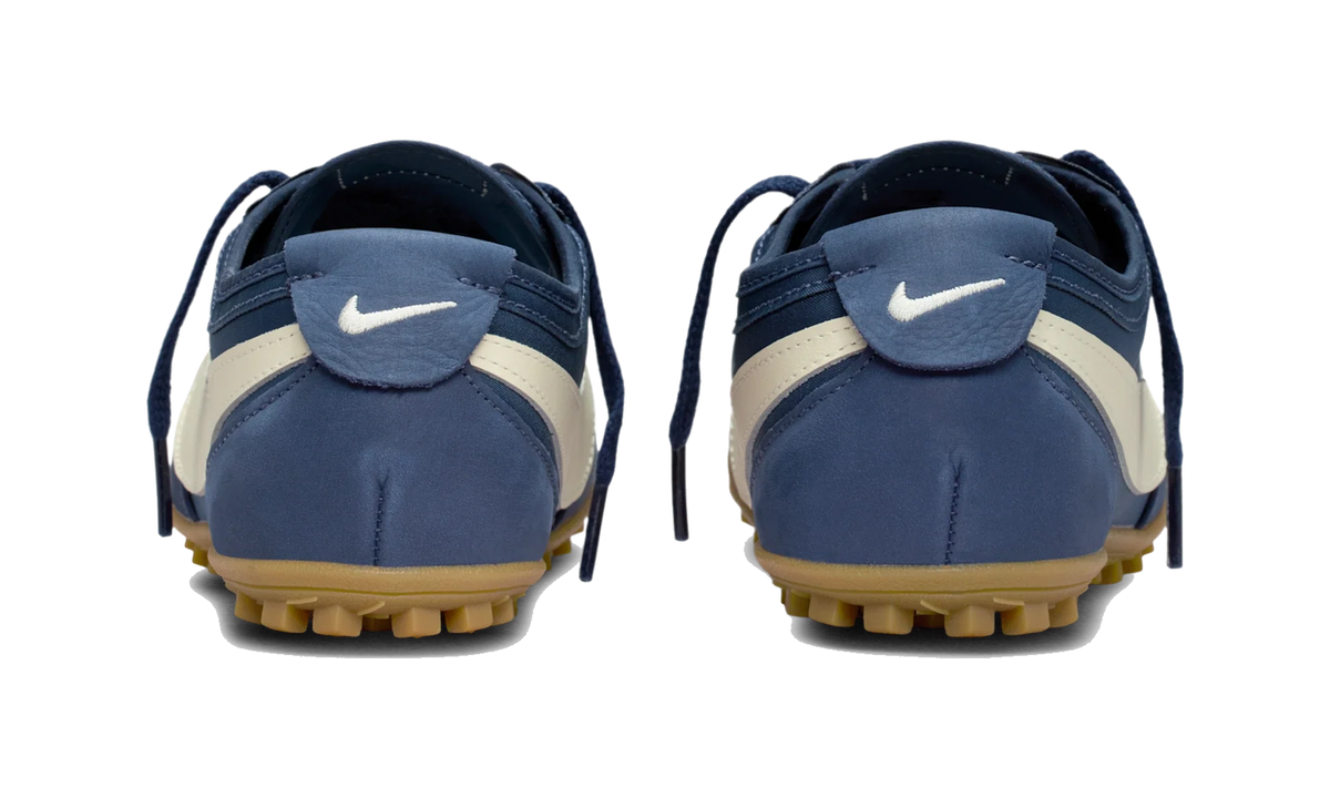 Overkicks - Nike Moon Shoe OG Midnight Navy Gum Light Brown Soft Pearl (Womens) (IW0955-400) - detalle talon