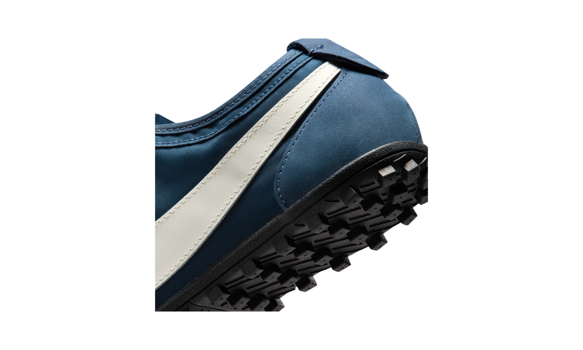 Overkicks - Nike Moon Shoe OG Midnight Navy Sail (IX3952-400) - detalle