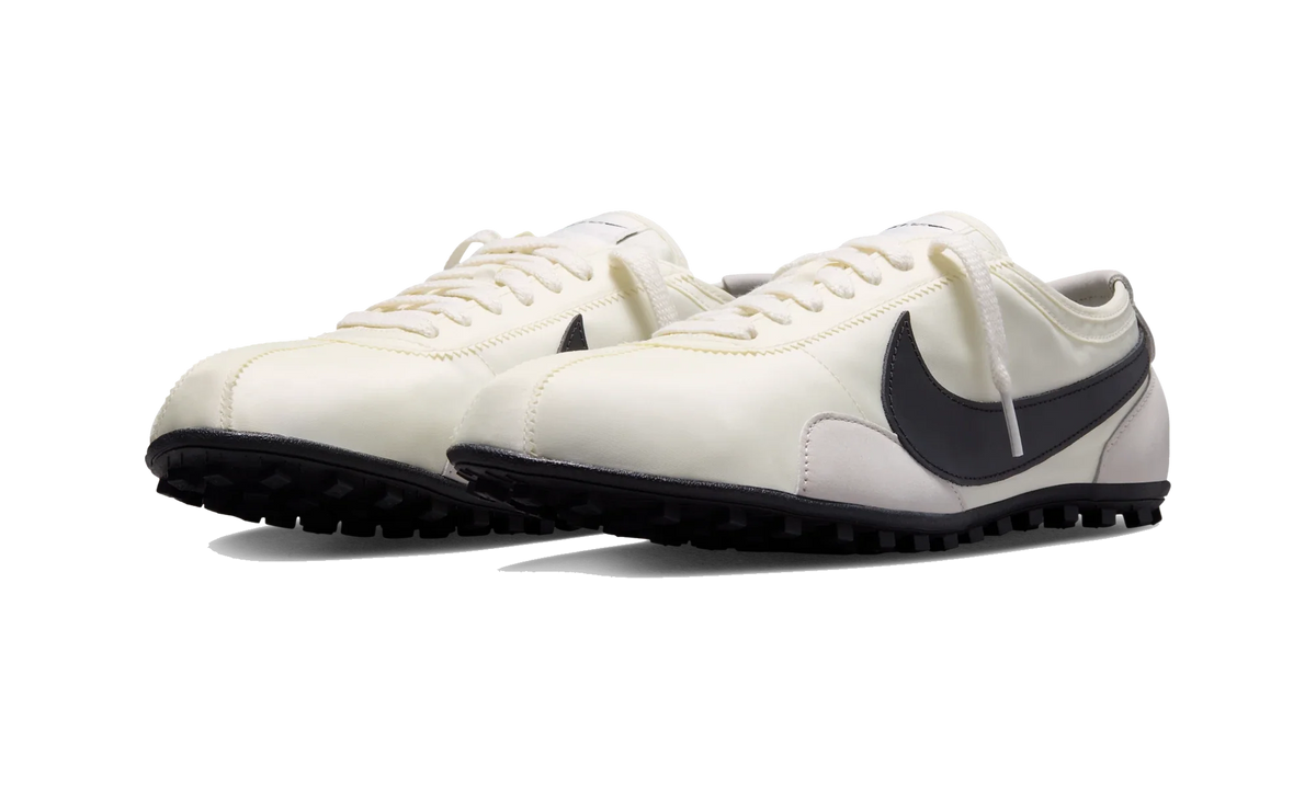 Overkicks - Nike Moon Shoe Sail Black (IX3952-100) - vista trasera