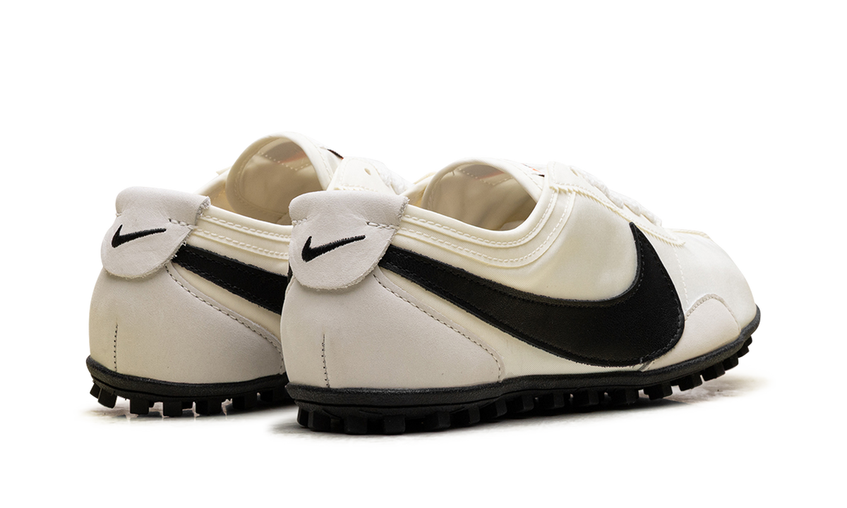 Overkicks - Nike Moon Shoe Soft Pearl Black (Womens) (II0407-001) - par completo