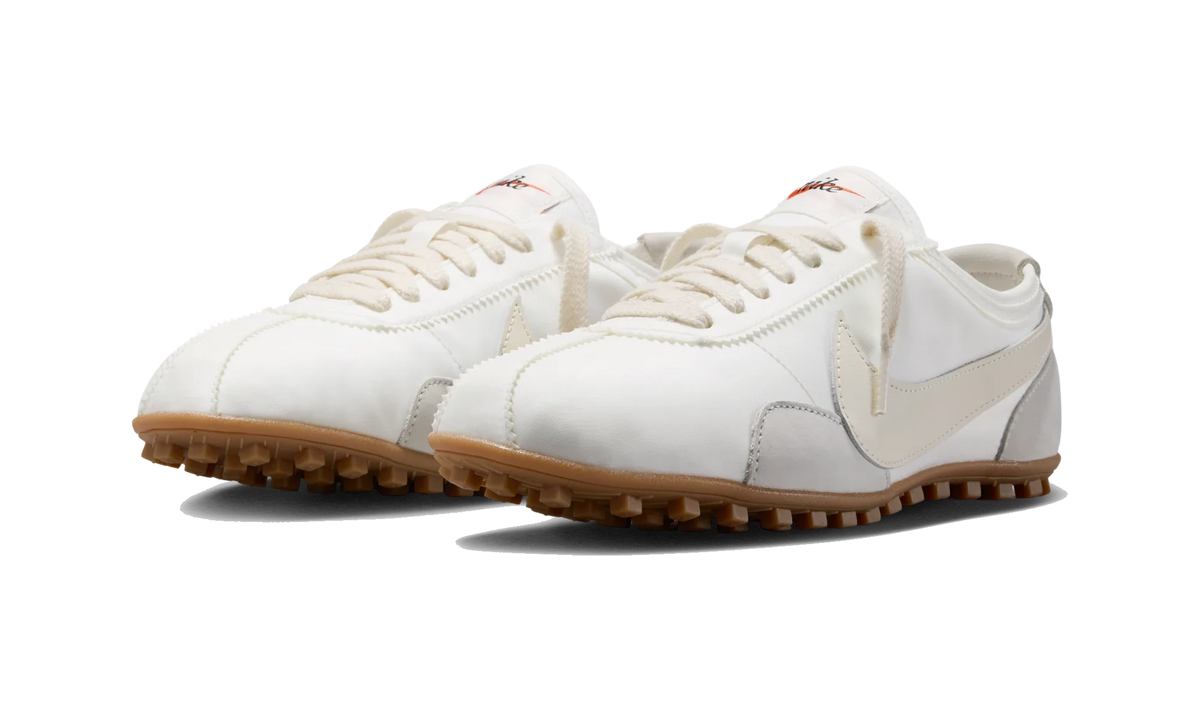 Overkicks - Nike Moon Shoe White Soft Pearl Gum (Womens) (IW0955-100) - vista trasera