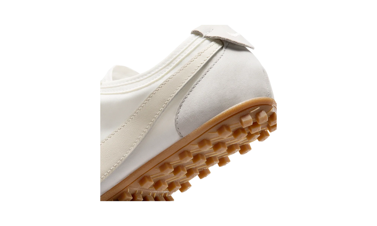 Overkicks - Nike Moon Shoe White Soft Pearl Gum (Womens) (IW0955-100) - detalle