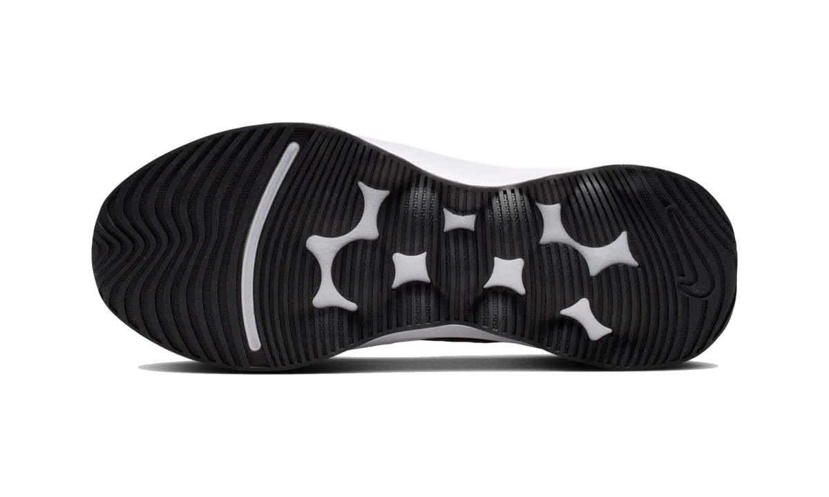 Overkicks - Nike Motiva 2 Black White (Womens) (II7278-001) - par completo