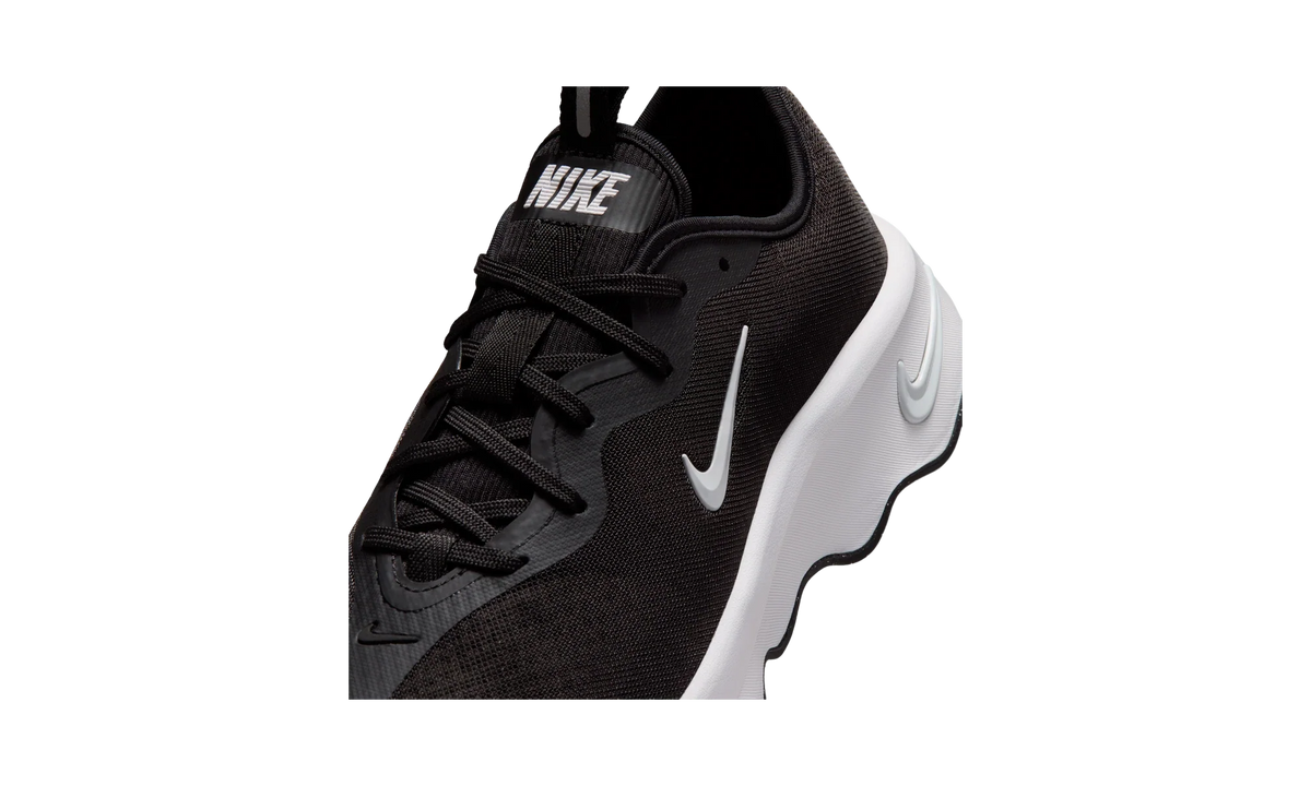 Overkicks - Nike Motiva 2 Black White (Womens) (II7278-001) - detalle lateral interior