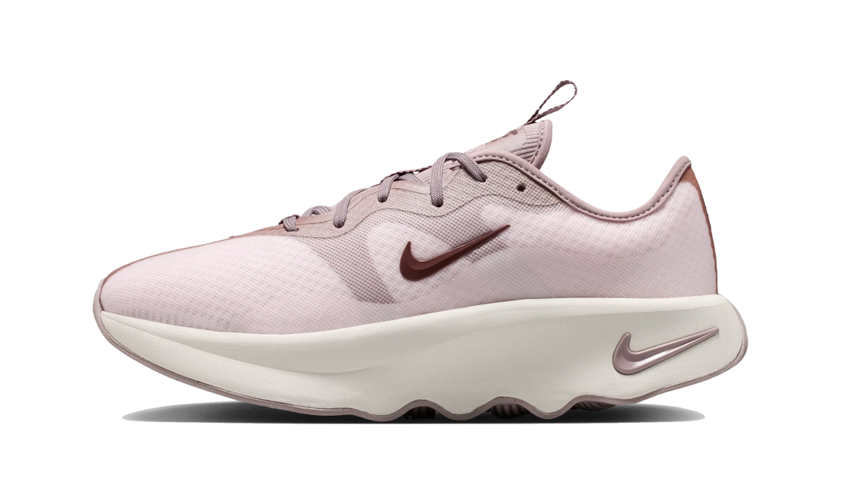 Overkicks - Nike Motiva 2 Pearl Pink Light Violet Tattoo (Womens) (II7278-600) - vista lateral