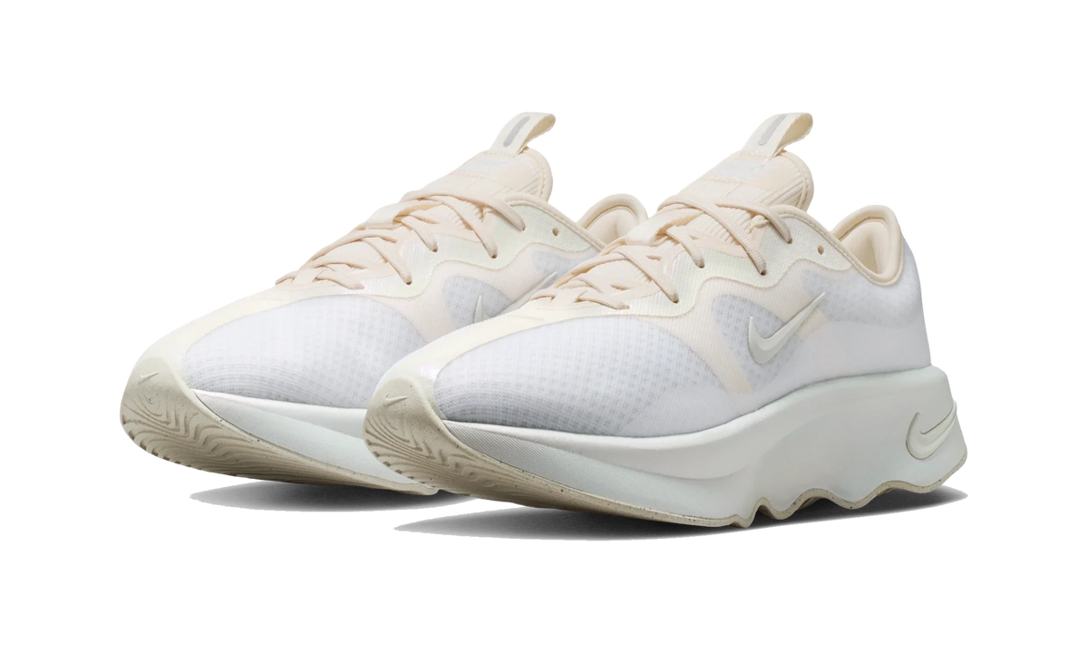 Overkicks - Nike Motiva 2 White Chalk Sail (Womens) (II7278-100) - vista trasera