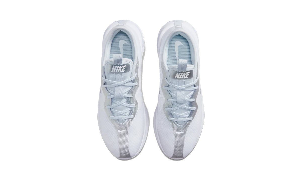 Overkicks - Nike Motiva 2 White Metallic Silver (Womens) (II7278-101) - vista superior