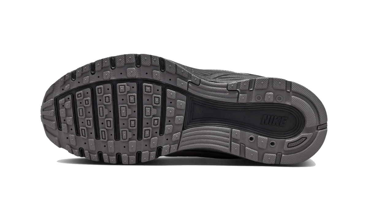 Overkicks - Nike P-6000 Anthracite Picante Red Metallic Cool Grey (GS) (HV5064-019) - imagen 3