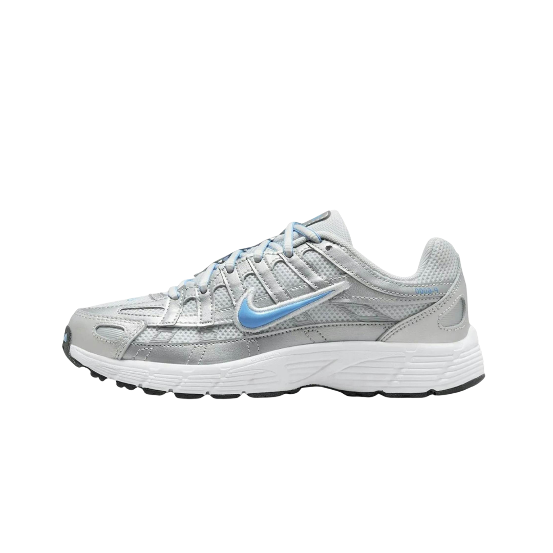 Overkicks - Nike P-6000 Metallic Platinum University Blue (GS) (HV5064-007) - vista lateral