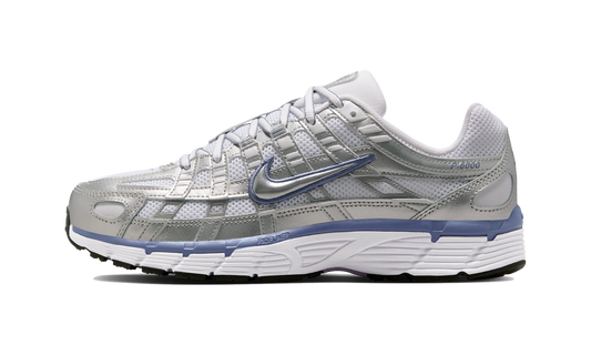 Overkicks - Nike P-6000 Metallic Silver World Indigo (Womens) (BV1021-014) - vista lateral