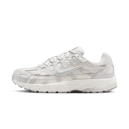 Overkicks - Nike P-6000 SE Summit White Vast Grey Wolf Grey (Womens) (IF1756-100) - vista lateral