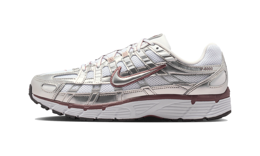 Overkicks - Nike P-6000 White Metallic Silver Tattoo (Womens) (BV1021-110) - vista lateral