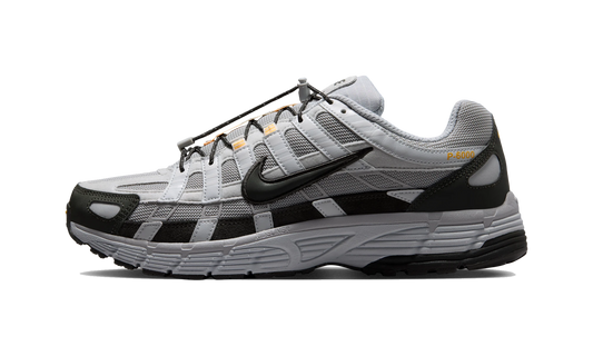 Overkicks - Nike P-6000 Winterized Grey Fog Photon Dust Laser Orange (HQ3818-002) - vista lateral