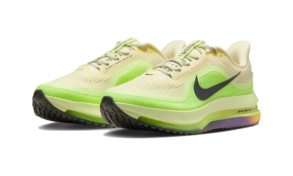 Overkicks - Nike Pegasus Premium Alabaster Volt (HQ2592-701) - vista trasera