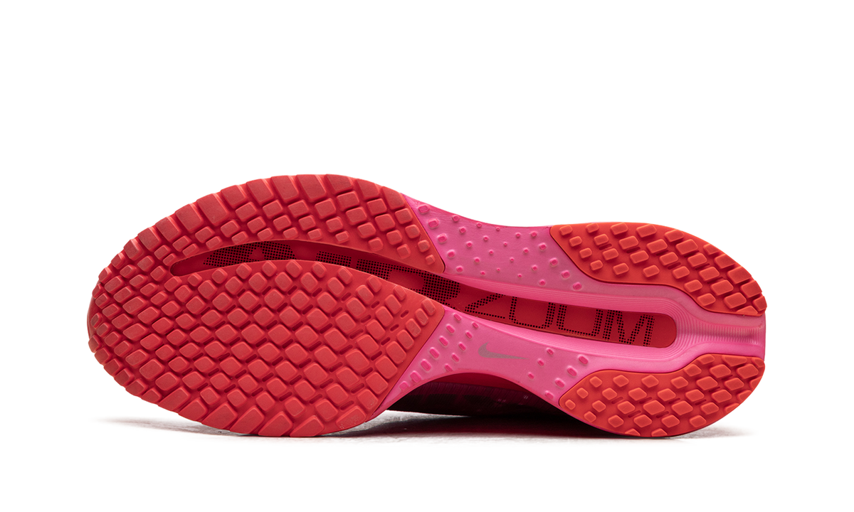 Overkicks - Nike Pegasus Premium Playful Pink Hyper Pink (Womens) (HQ2593-602) - vista superior