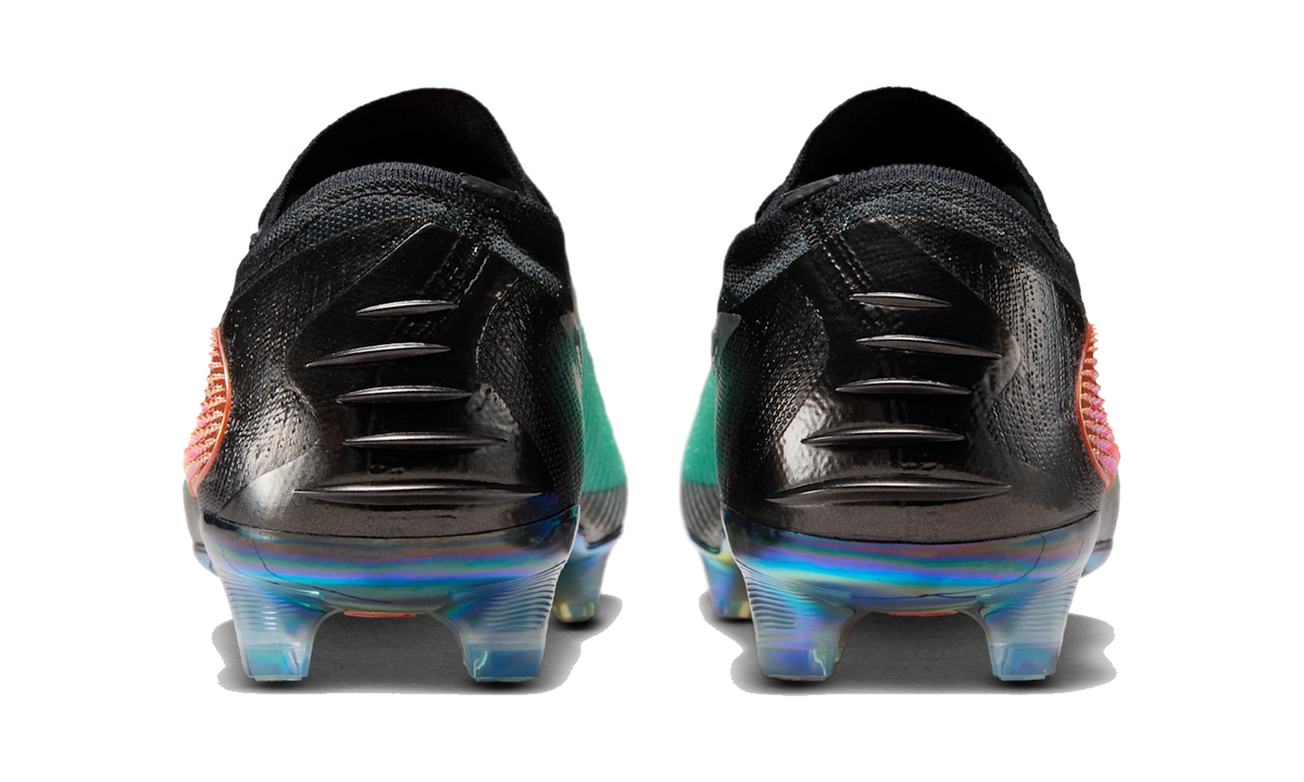 Overkicks - Nike Phantom 6 Low Elite FG Chrome Black (IH3737-001) - detalle talón