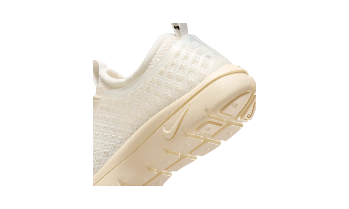 Overkicks - Nike Rejuven8 Run OG SP Jelly Muslin Pale Ivory (Womens) (IR5726-100) - detalle