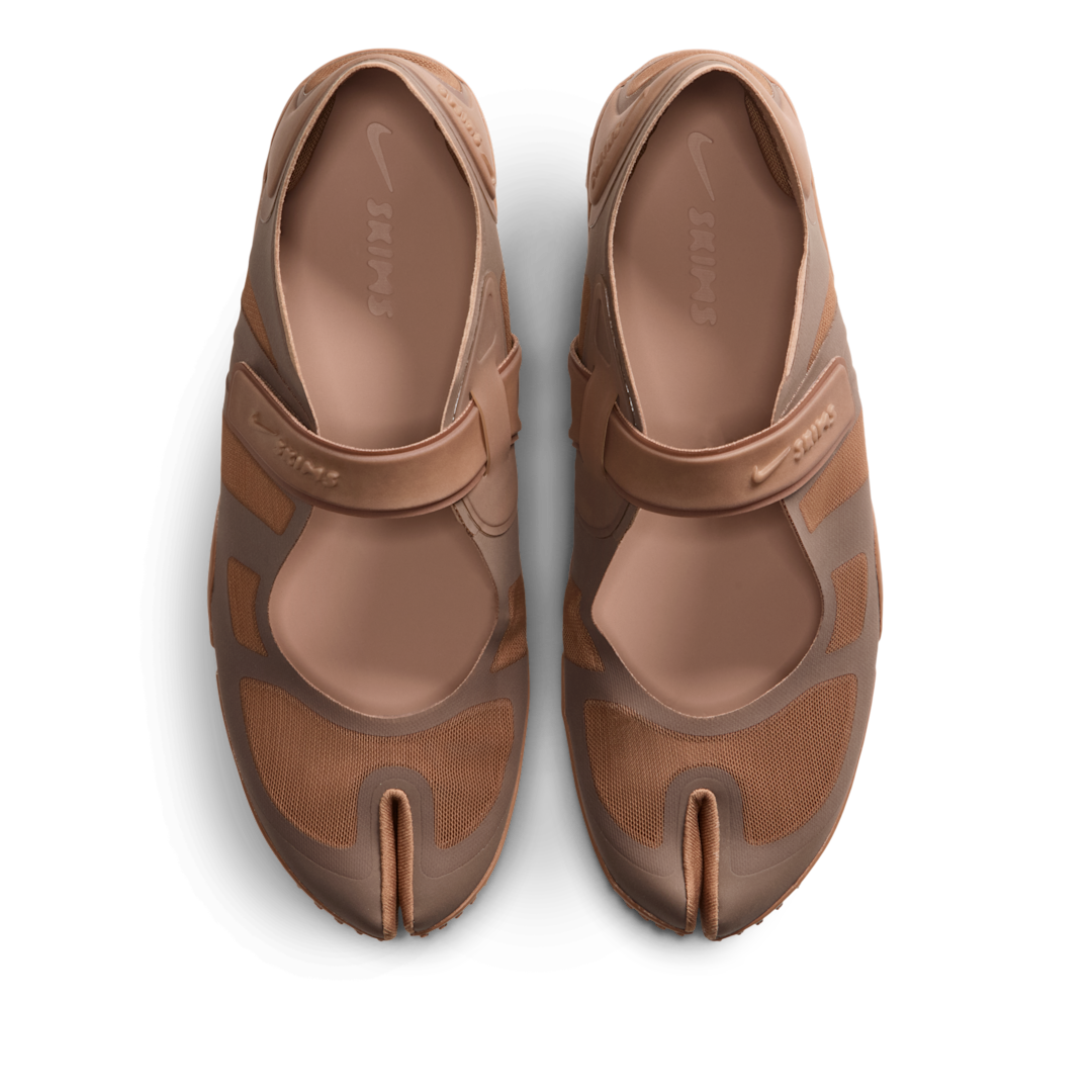 Overkicks - Nike Rift Mesh SKIMS Archaeo Brown (Womens) (IO7694-201) - par completo