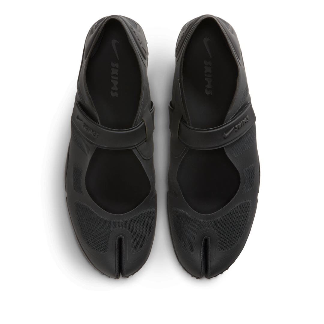 Overkicks - Nike Rift Mesh SKIMS Black (Womens) (IO7694-001) - par completo