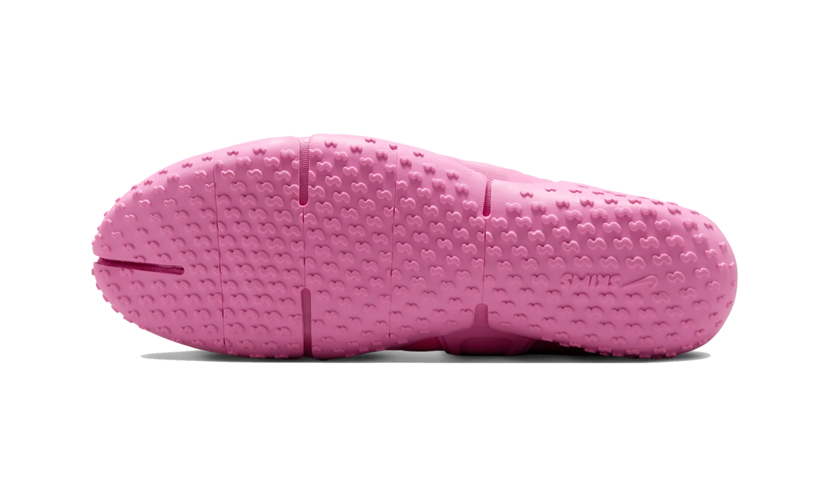 Overkicks - Nike Rift Mesh SKIMS Psychic Pink (Womens) (IO7694-600) - par completo
