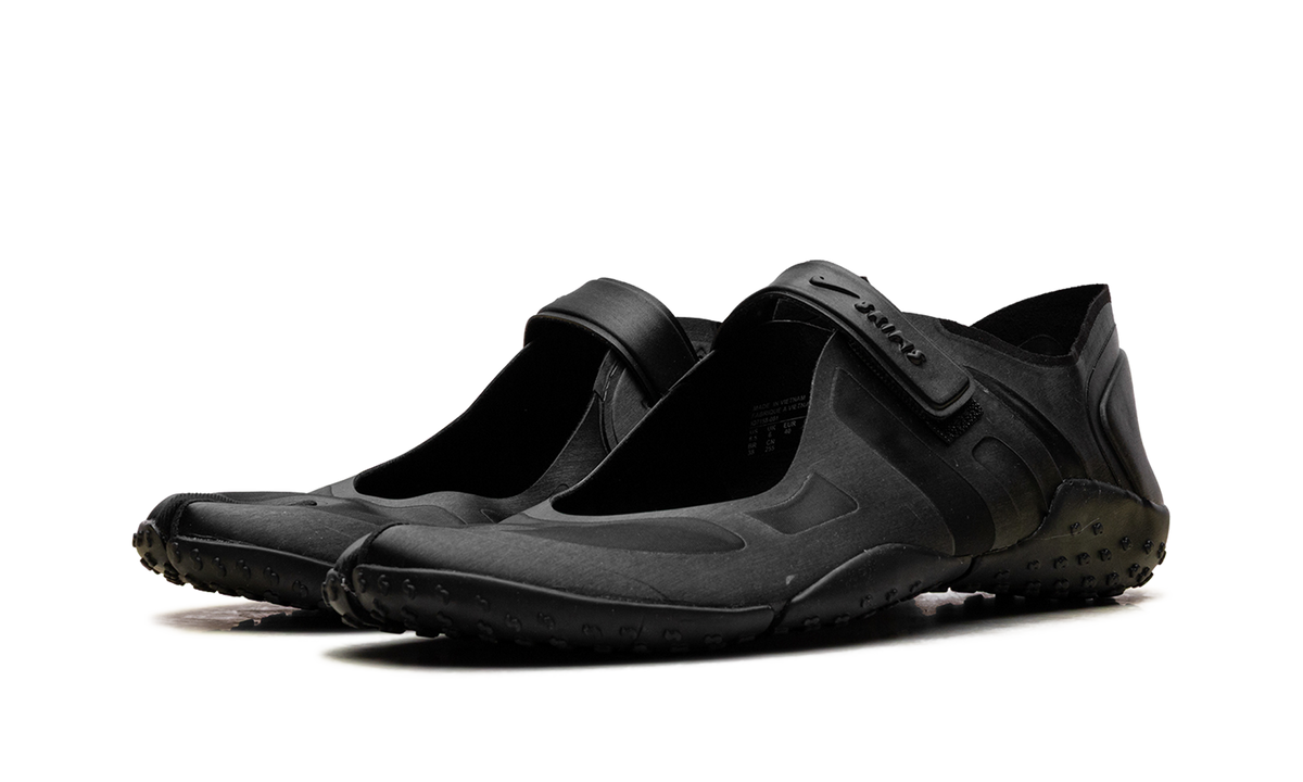 Overkicks - Nike Rift Satin SKIMS Black (Womens) (IQ7158-001) - vista trasera