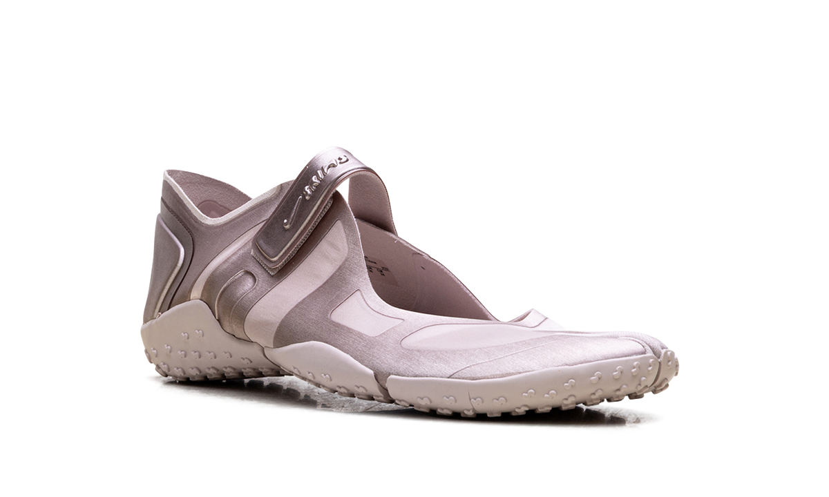Overkicks - Nike Rift Satin SKIMS Silt Red (Womens) (IQ7158-600) - detalle lateral interior