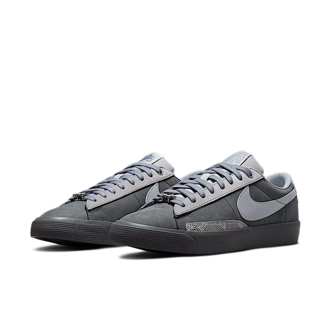Overkicks - Nike SB Blazer Low FPAR Cool Grey (DN3754-001) - vista trasera