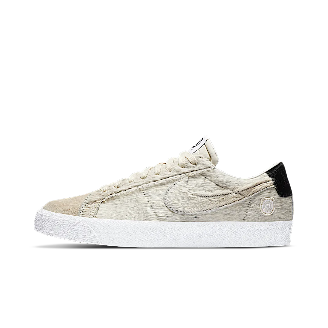 Overkicks - Nike SB Blazer Low Medicom Toy (2020) (CZ4620-200) - vista lateral