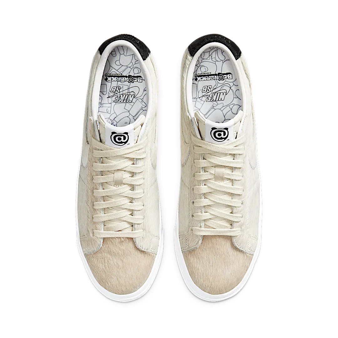 Overkicks - Nike SB Blazer Low Medicom Toy (2020) (CZ4620-200) - par completo