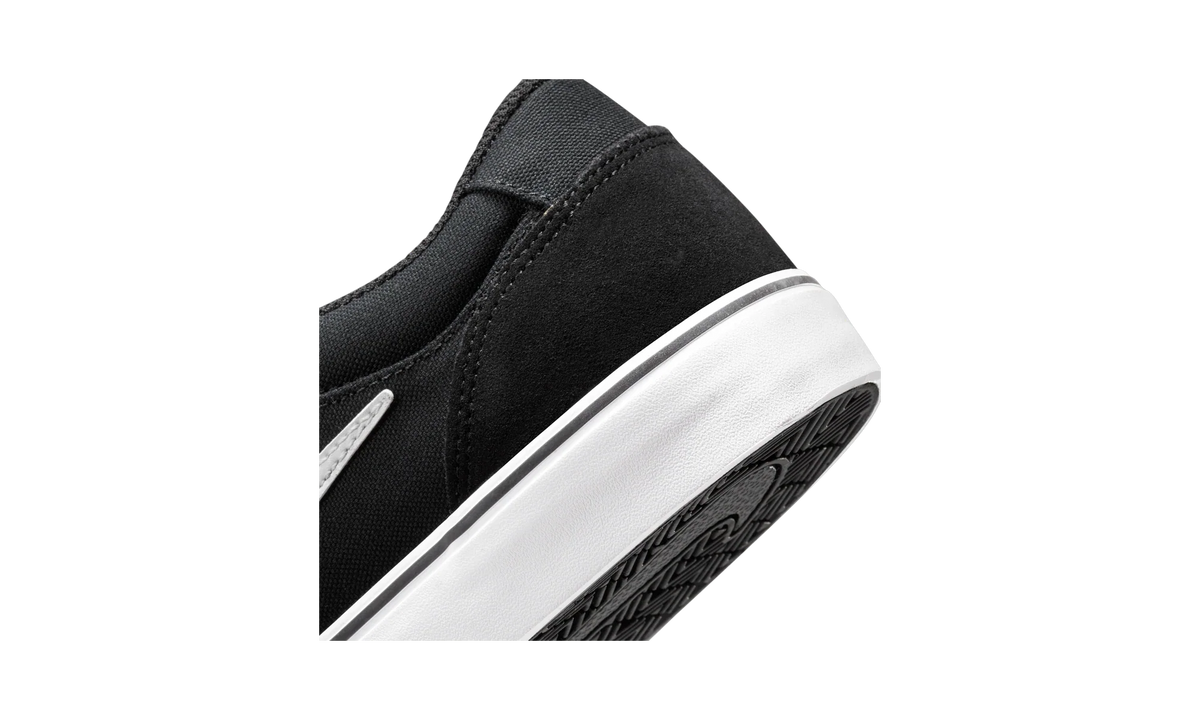 Overkicks - Nike SB Chron 2 Black (DM3493-001) - detalle