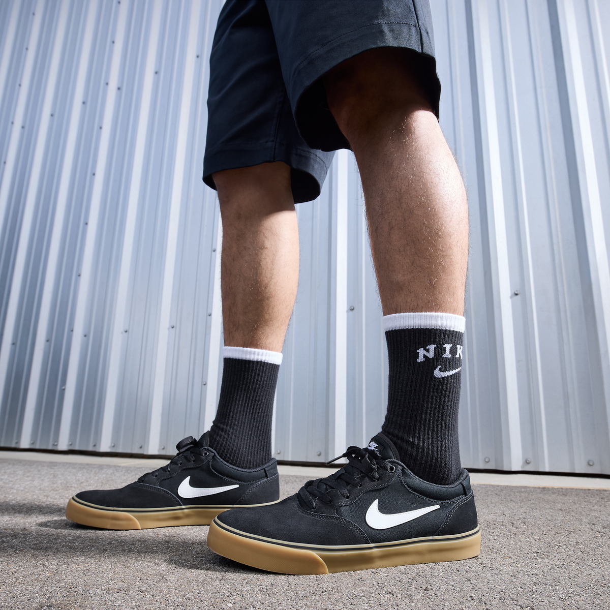 Overkicks - Nike SB Chron 2 Black Gum (DM3493-002) - par completo